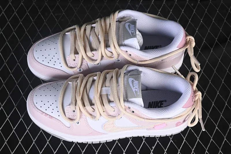 All categories Nk SB Dunk Series Nk SB Dunk Low High-end customized low-top sneakers Nike SB Dunk Low Valentine's Day pink straps low-top casual sneakers DD1391-103